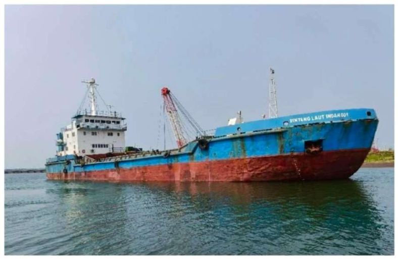 Bintang Laut Indah 001 - Self-Propelled Split Hopper Barge mitra PT Trans Marindo Succes