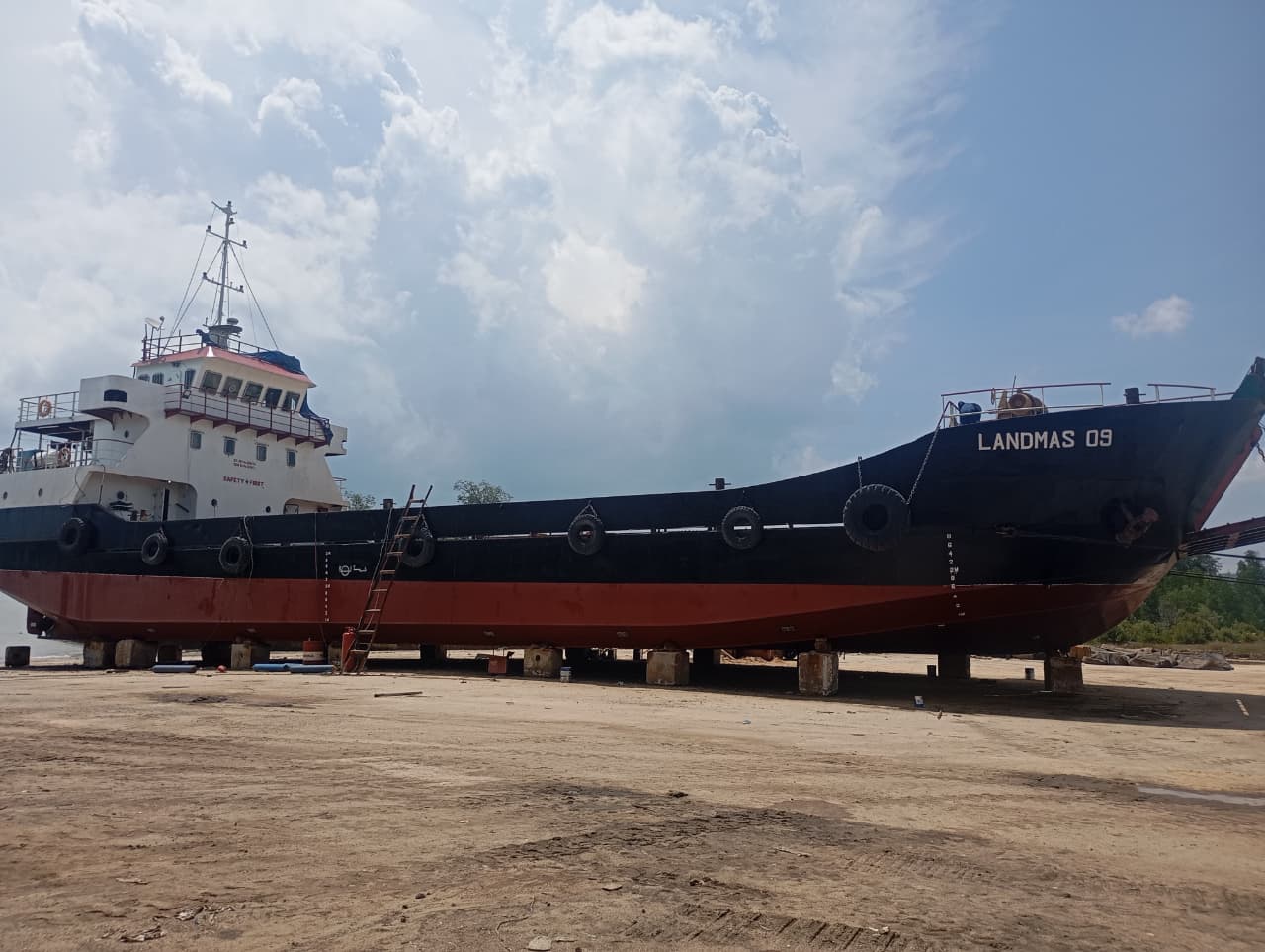 Kapal Kontainer